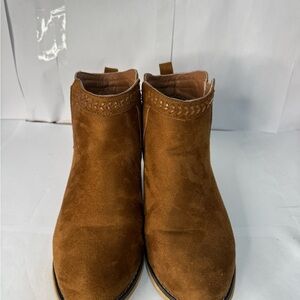 Tiara Los Angeles faux Brown Suede Ankle Boots. Floral embroidery back. Slip on